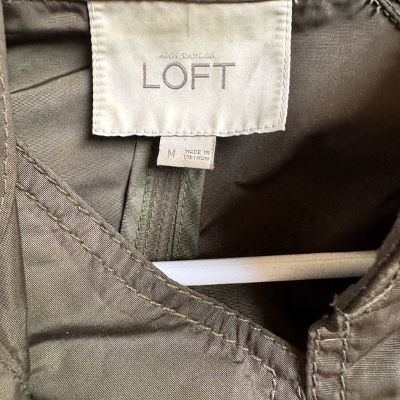 LOFT Hooded Utility Jacket Women’s Medium Olive Green Coat Zip Pockets - Picture 4 of 5